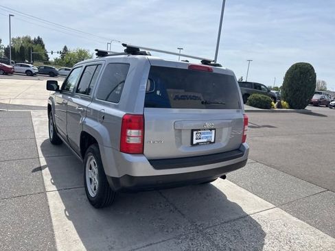 Used 2017 Jeep Patriot Sport w/ Power Value Group AWD/4WD image 8