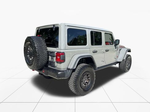 Used 2022 Jeep Wrangler Unlimited Rubicon w/ Xtreme Recon 35" Tire Package AWD/4WD image 8
