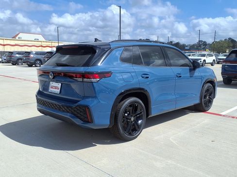New 2026 Volkswagen Tiguan SE R-Line FWD image 6