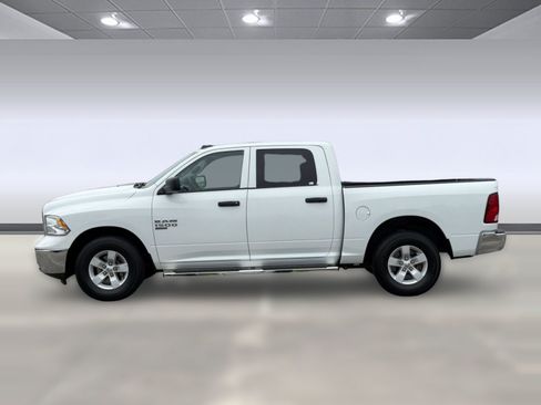 Used 2022 RAM 1500 Classic SLT w/ Electronics Group AWD/4WD image 2