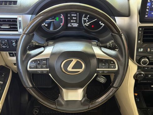 Used 2023 Lexus GX 460 Luxury w/ Sport Design Package AWD/4WD image 4