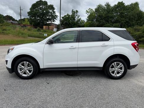 Used 2016 Chevrolet Equinox LS FWD image 2