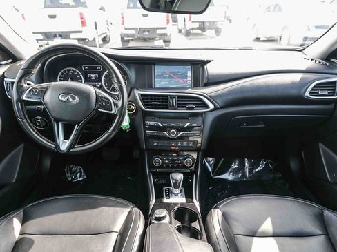 Used 2019 INFINITI QX30 w/ Cargo Package FWD image 13