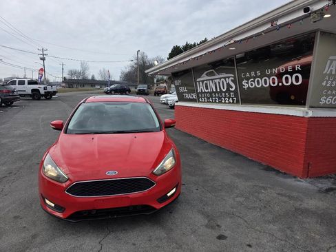 Used 2016 Ford Focus SE w/ Equipment Group 201A image 4