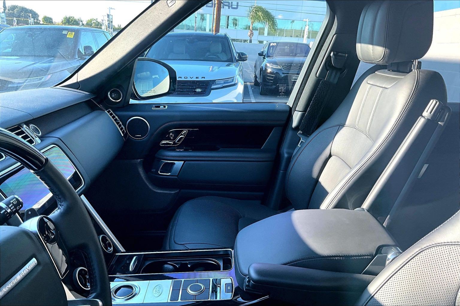 Used 2019 Land Rover Range Rover Supercharged AWD/4WD image 3