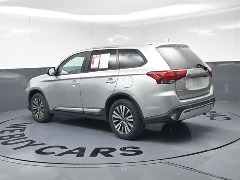 Used 2020 Mitsubishi Outlander ES image 19