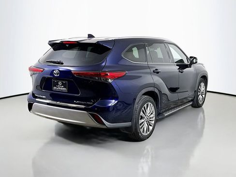 Used 2022 Toyota Highlander Platinum image 5