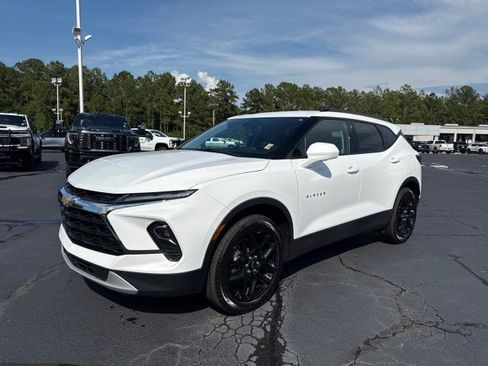 Used 2025 Chevrolet Blazer LT w/ Convenience Package FWD image 7