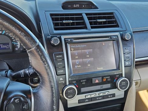 Used 2014 Toyota Camry XLE FWD image 13