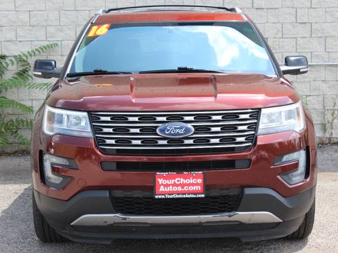 Used 2016 Ford Explorer XLT w/ Equipment Group 202A image 8