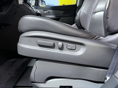 Used 2011 Honda Odyssey EX-L image 28
