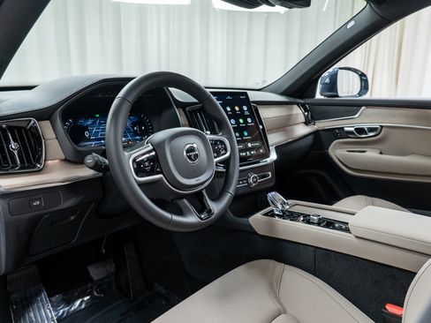 New 2026 Volvo XC90 B6 Core image 12