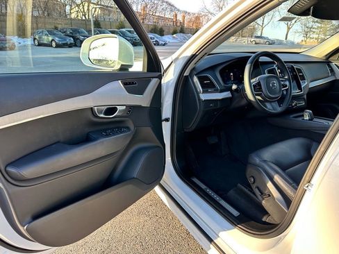 Used 2024 Volvo XC90 B5 Core image 16