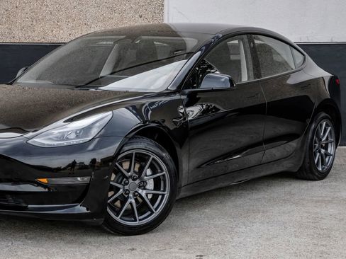Used 2023 Tesla Model 3 Standard Range image 6