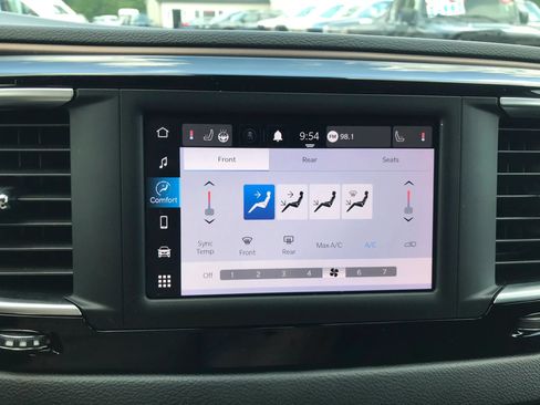 Used 2023 Chrysler Voyager LX FWD image 53