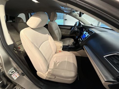 Used 2019 Subaru Outback 2.5i Premium image 25