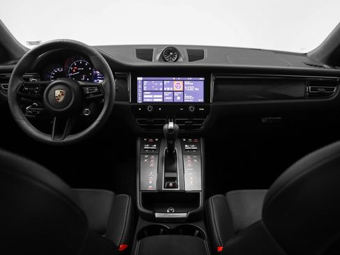 Certified 2024 Porsche Macan GTS w/ GTS Sport Package AWD/4WD image 37