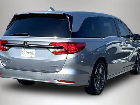 Used 2023 Honda Odyssey Elite image 5