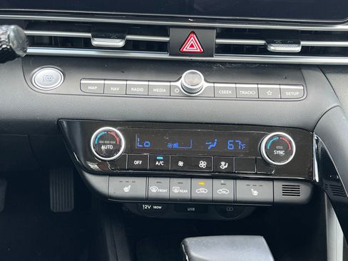 Used 2025 Hyundai Elantra Limited image 34