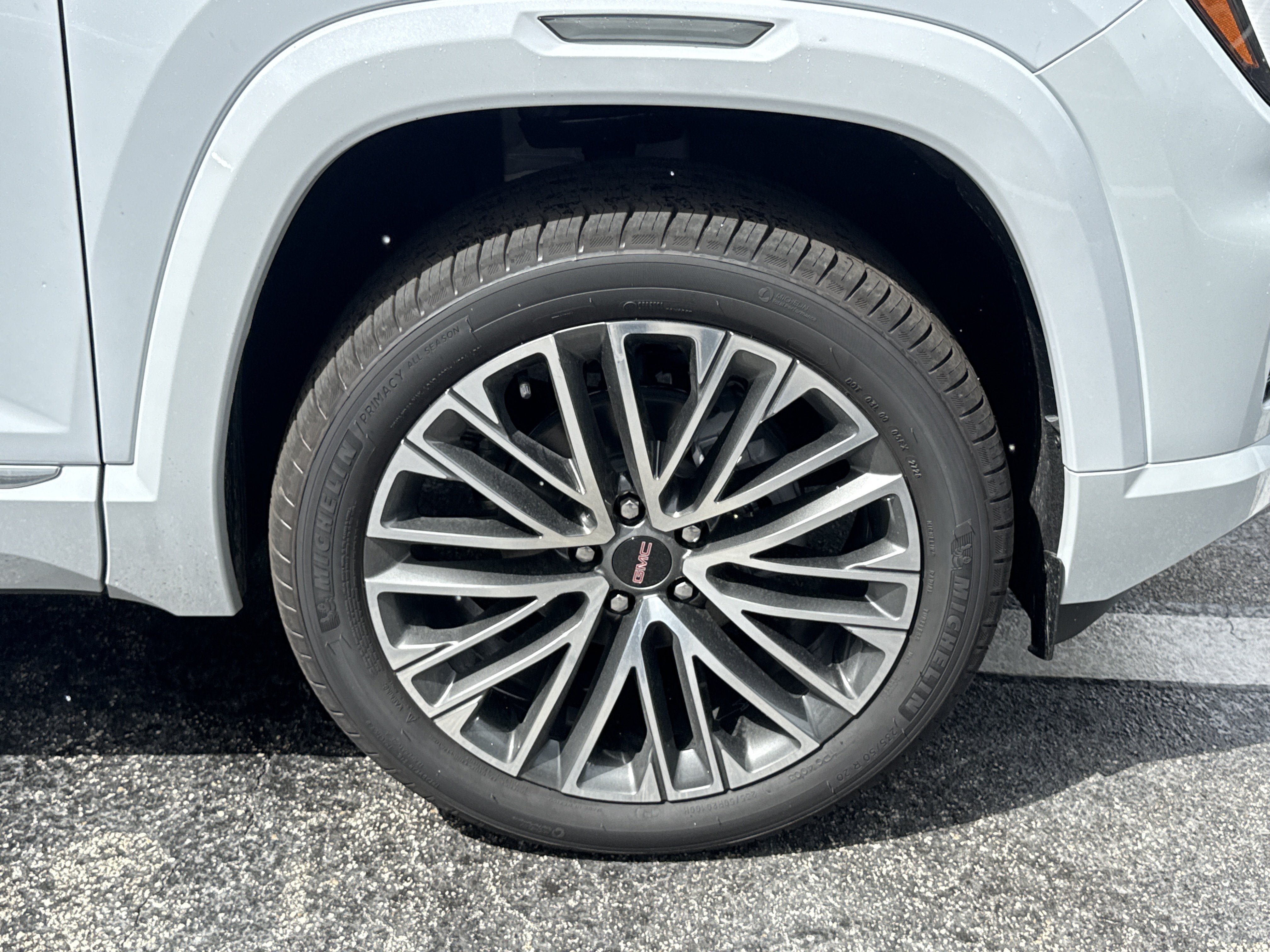 New 2027 GMC Terrain Denali w/ LPO, Floor Liner Package AWD/4WD image 4