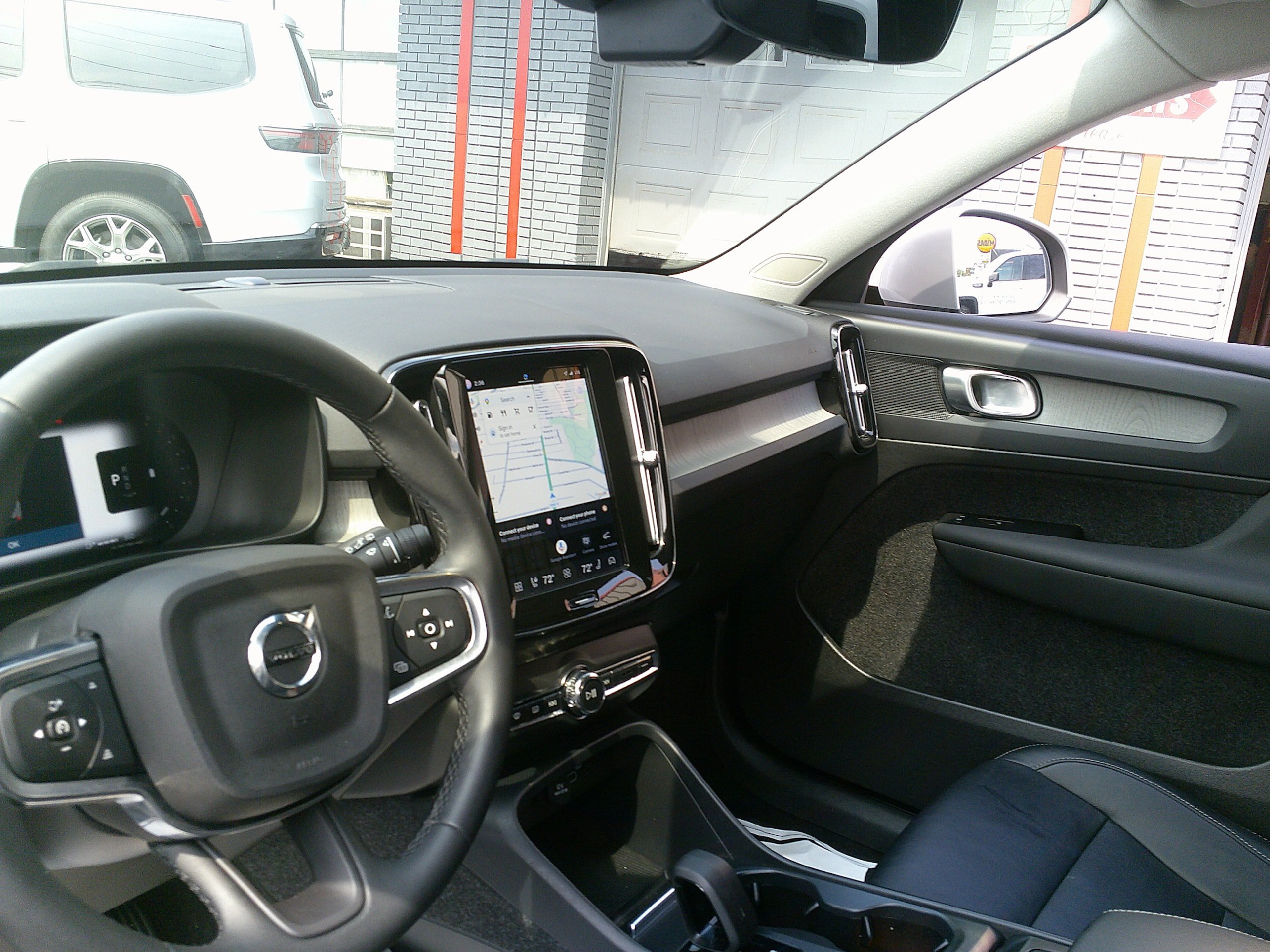 Used 2023 Volvo XC40 B5 Core w/ Convenience Package AWD/4WD image 21
