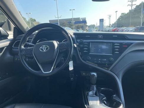 Used 2019 Toyota Camry SE FWD image 14
