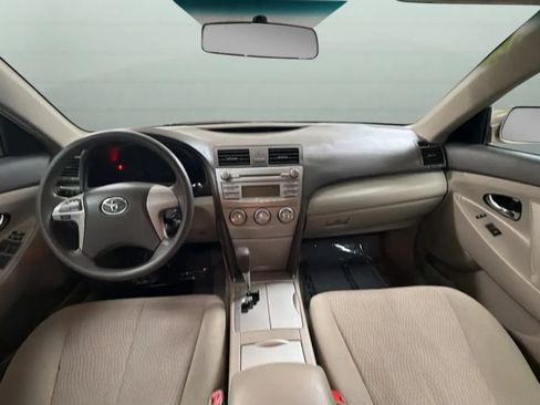 Used 2011 Toyota Camry FWD image 10