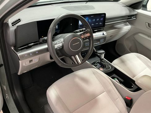 Used 2025 Hyundai Kona SEL image 14