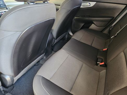 Used 2023 Kia Forte LX image 31