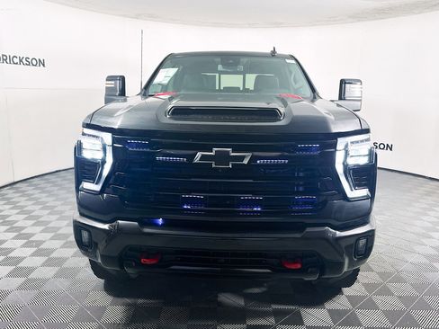 Used 2024 Chevrolet Silverado 2500 LT w/ Midnight Edition image 8