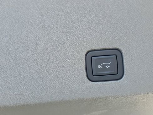 Used 2024 Cadillac XT6 Premium Luxury AWD/4WD image 25