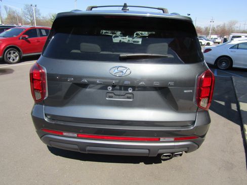 Used 2023 Hyundai Palisade Limited image 6