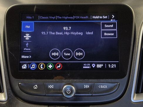 Used 2022 Chevrolet Malibu LT FWD image 25