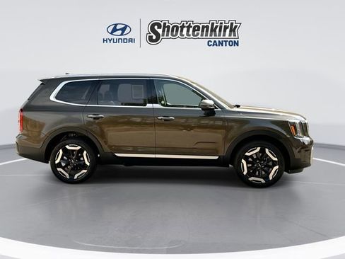 Used 2025 Kia Telluride S image 9