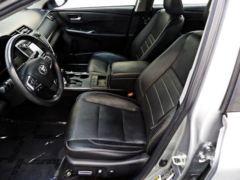 Used 2015 Toyota Camry XLE w/ Moonroof Package FWD image 8