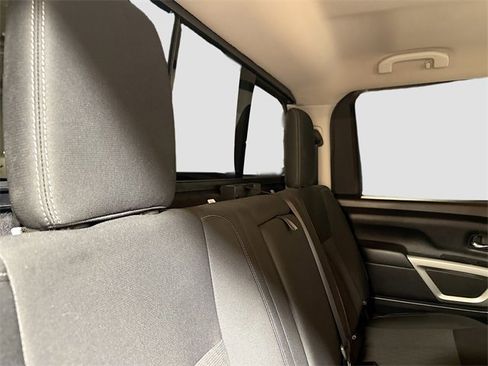 Used 2017 Nissan Titan SV image 25