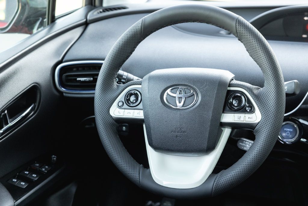 Used 2018 Toyota Prius Three Touring FWD image 25