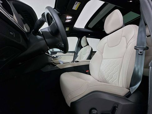 New 2026 Volvo XC90 B6 Plus w/ Protection Package AWD/4WD image 18