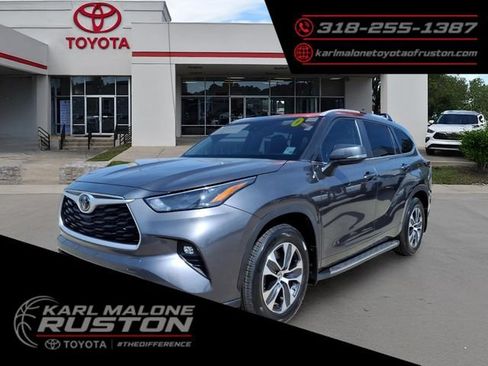 Certified 2024 Toyota Highlander XLE AWD/4WD image 1