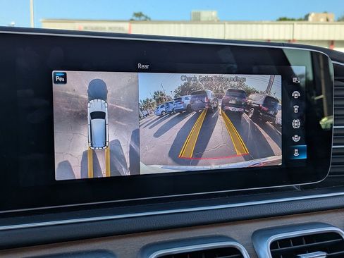 Used 2022 Mercedes-Benz GLS 450 4MATIC image 24