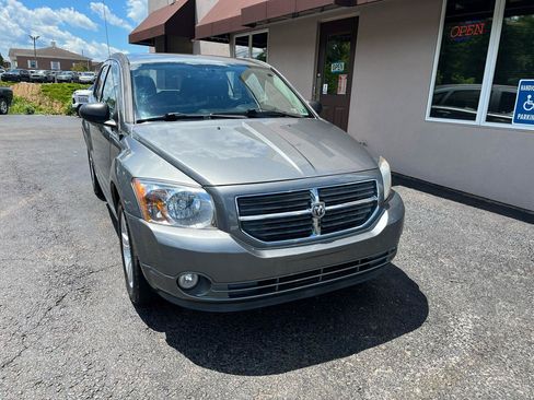 Used 2011 Dodge Caliber Mainstreet FWD image 2