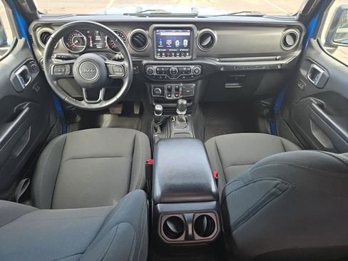 Used 2022 Jeep Wrangler Willys image 2