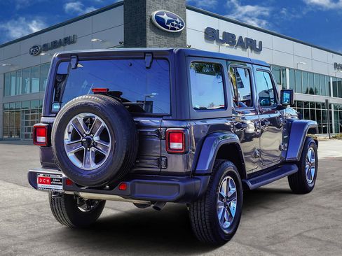 Used 2022 Jeep Wrangler Unlimited Sahara image 4