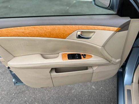 Used 2005 Toyota Avalon XLS FWD image 16