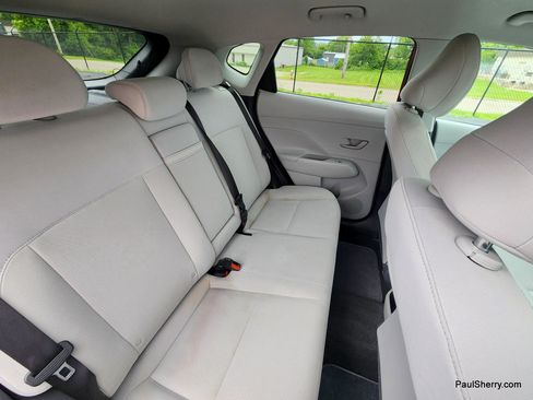 Used 2024 Hyundai Kona SEL AWD/4WD image 4