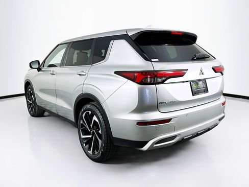 Used 2024 Mitsubishi Outlander SE image 5