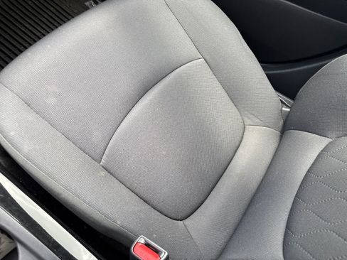 Used 2021 Toyota Corolla LE FWD image 6