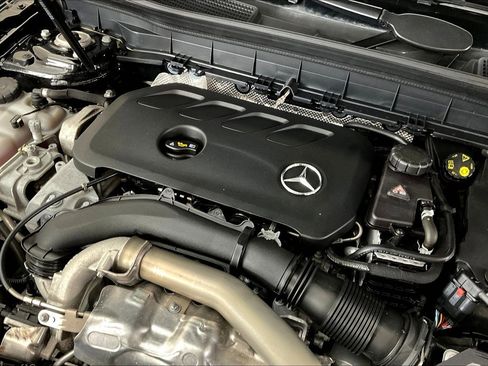 Certified 2024 Mercedes-Benz GLB 250 image 31