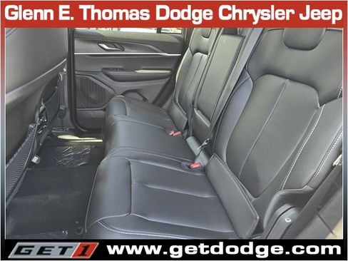 New 2025 Jeep Grand Cherokee Limited w/ Black Appearance Package image 12