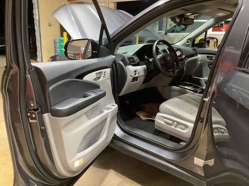 Used 2017 Honda Pilot Elite image 5